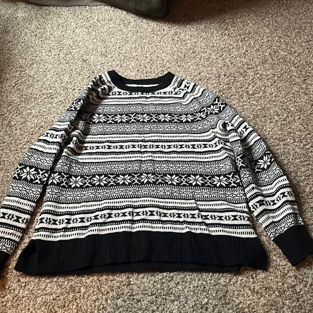 Old Navy Large sweater
